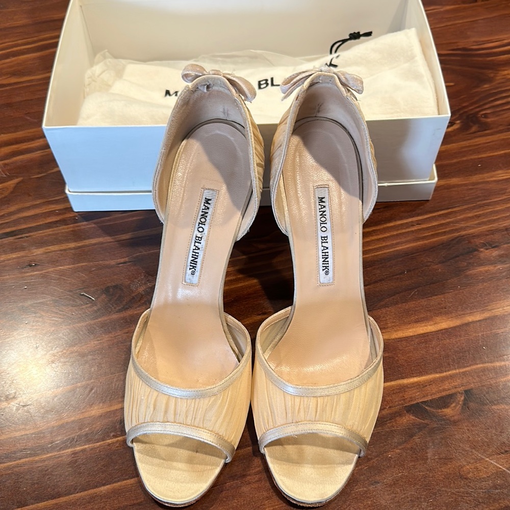 Manolo Blahnik Kili Chiffon Nude Size 39 in original box worn once.